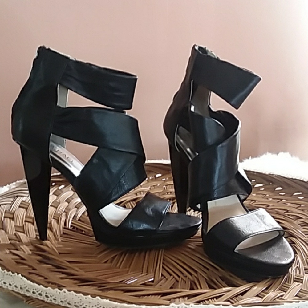 Michael Kors  leather strappy heel sz 7.5